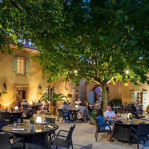 https://le-pre-du-moulin-serignan-du-comtat.fr-provencehotel.com