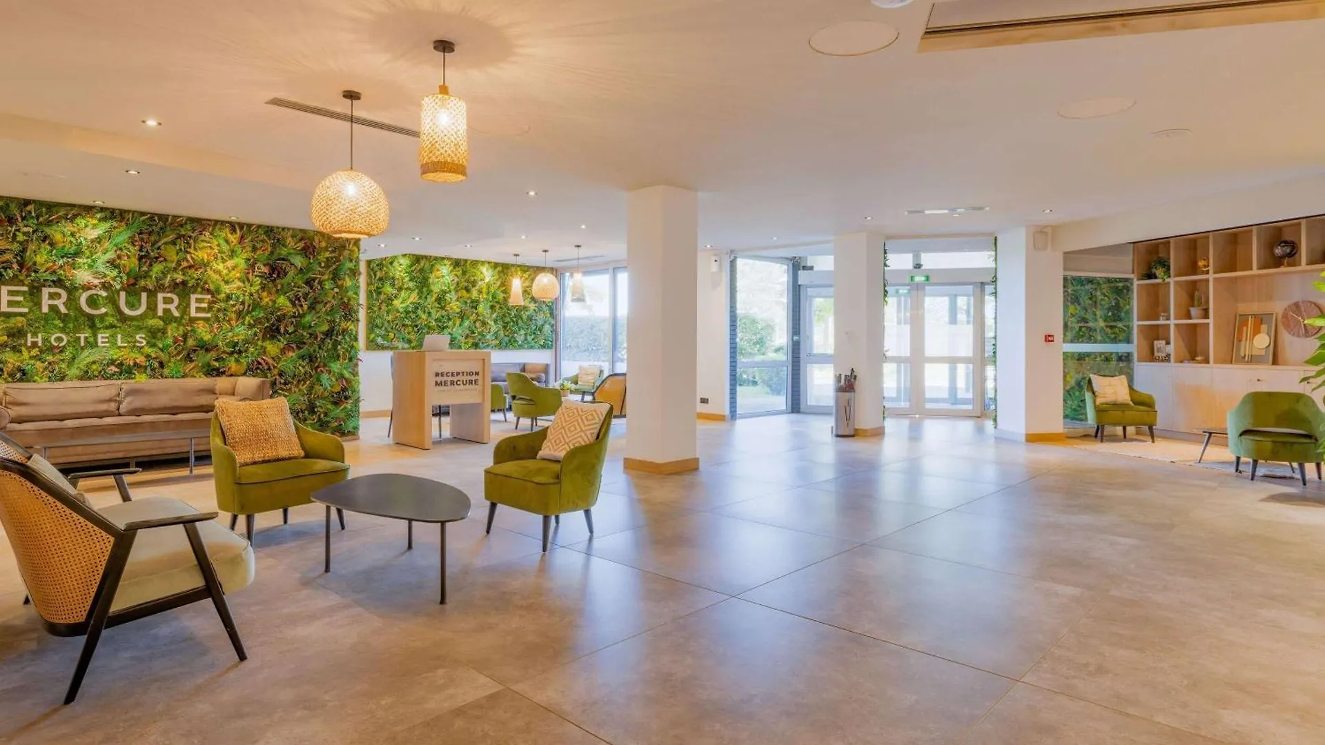 Mercure Lyon Est Villefontaine Hotel